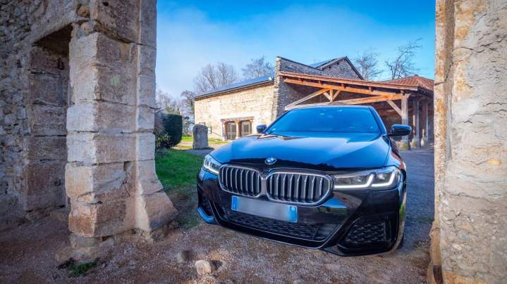 Chauffeur service for events in Lyon